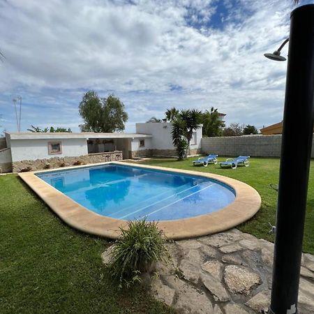 Chalet En La Barrosa, Piscina+Bbq+Grifo De Cerveza Chiclana de la Frontera Ngoại thất bức ảnh
