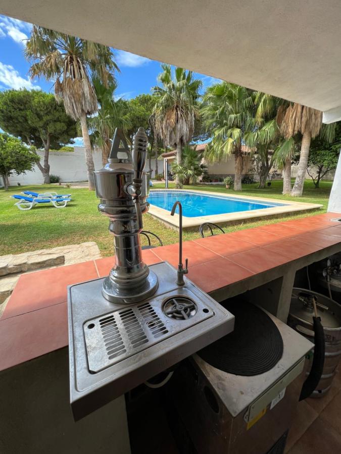 Chalet En La Barrosa, Piscina+Bbq+Grifo De Cerveza Chiclana de la Frontera Ngoại thất bức ảnh